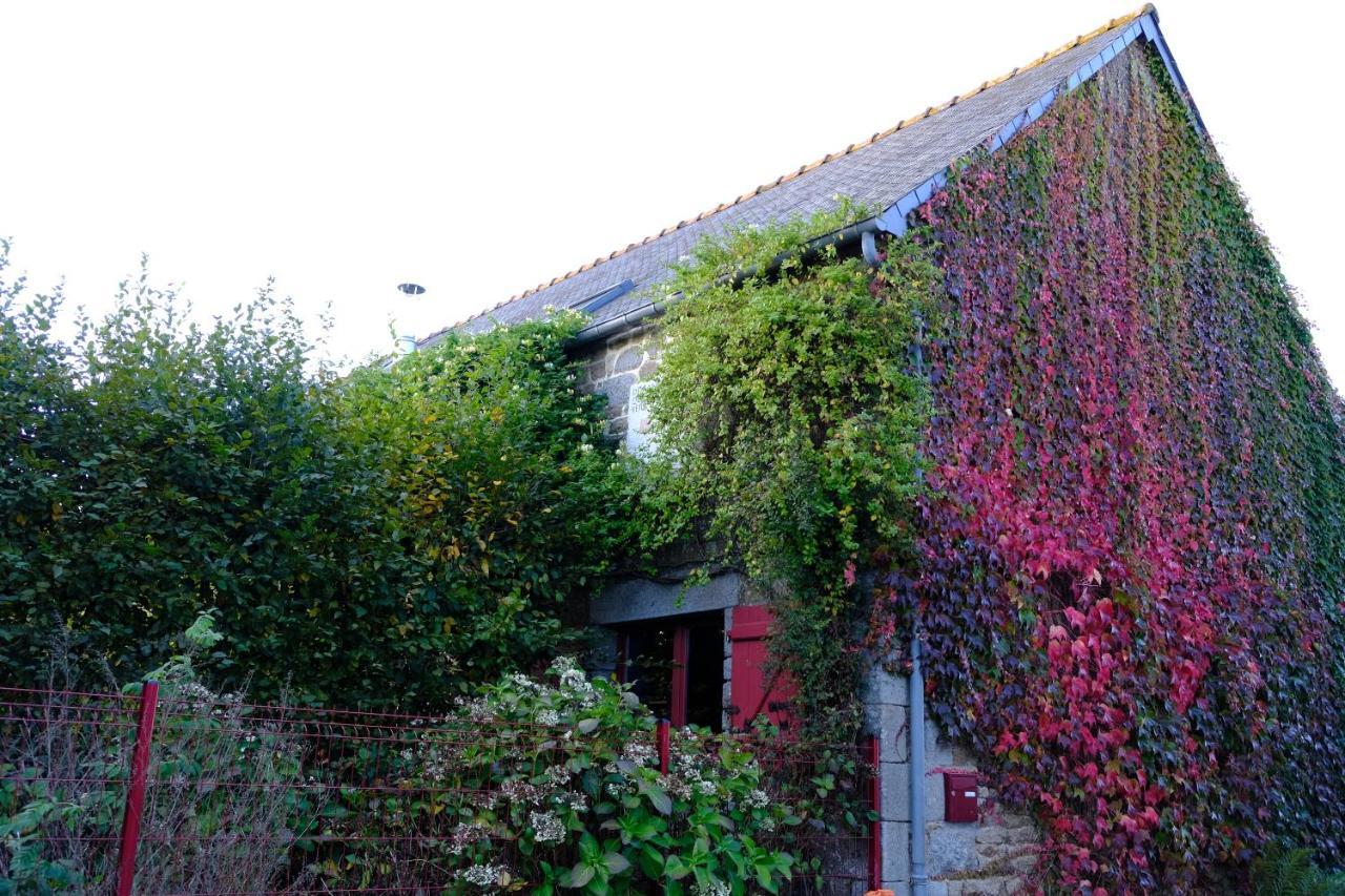 La Maison Jaune A La Janaie Parigné Εξωτερικό φωτογραφία
