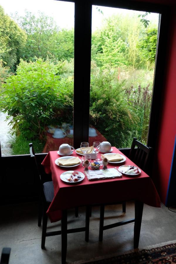 La Maison Jaune A La Janaie Parigné Εξωτερικό φωτογραφία