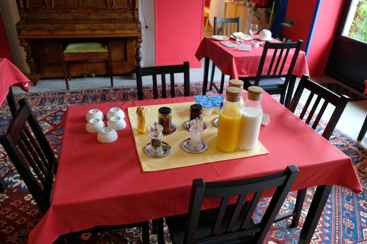 La Maison Jaune A La Janaie Parigné Εξωτερικό φωτογραφία