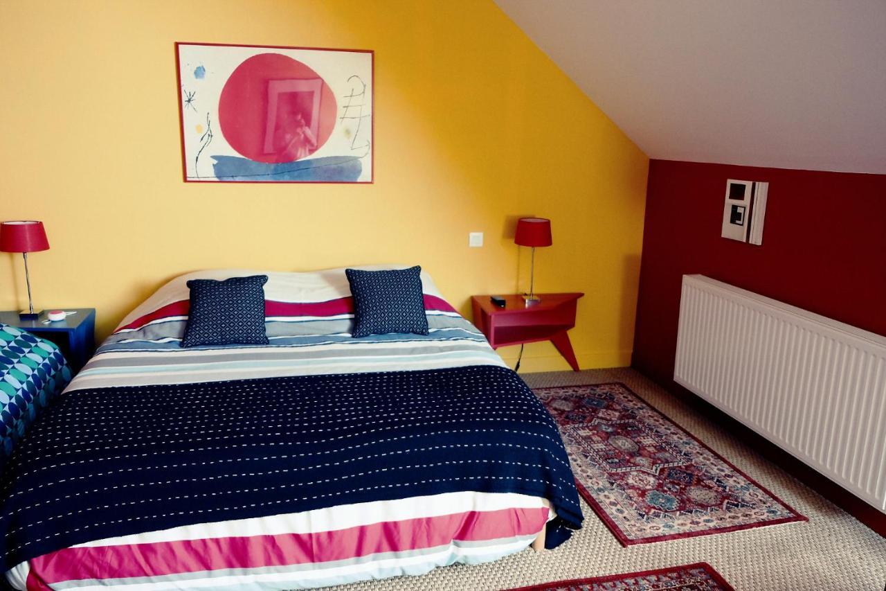 La Maison Jaune A La Janaie Parigné Εξωτερικό φωτογραφία